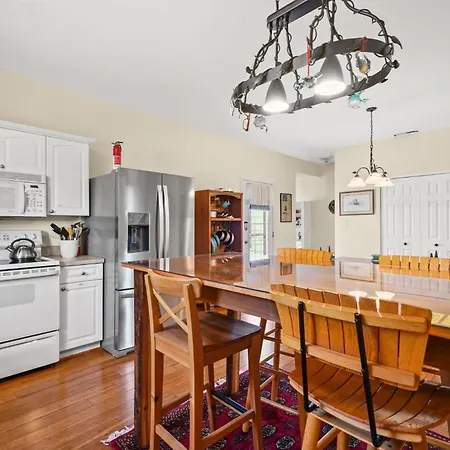 Capeville Cottage - Modern Comfort Close To Cape Charles!